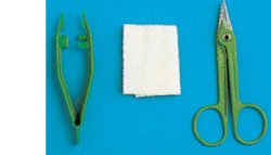 Set per rimozione suture confezionato in blister rigido, contenente forbice, pinza e garza - Set per rimozione suture confezionato in blister rigido, contenente forbice, pinza e garza